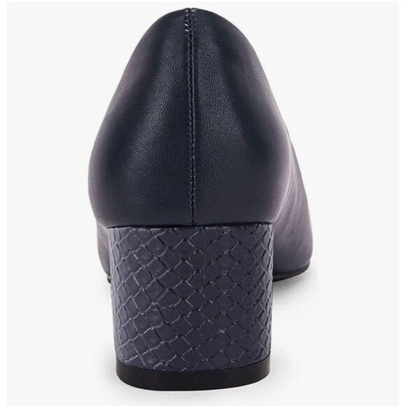 Navy Blue Almond Toe Embossed Block Heels Women’s Size 7.5 Snakeskin Slip On NEW - Picture 3 of 13
